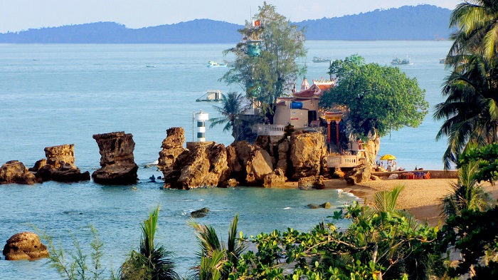 Which place is more worth visiting this summer - Phu Quoc or Krabi?