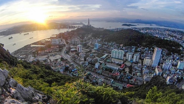 Admire Halong Bay from Bai Tho Mountain