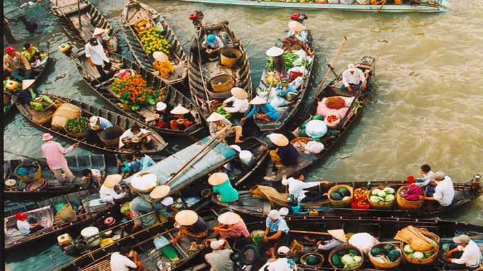 Come to Mekong Delta to visit Cai Rang floating market