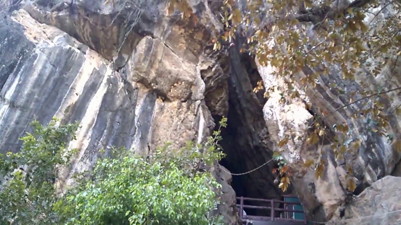 Explore mysterious caves in Da Dung mountain