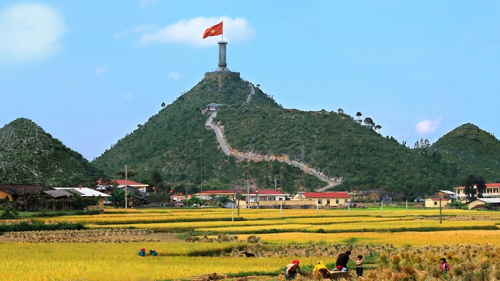 Mai Chau Flagpole - Where To Capture The Beautiful Moments