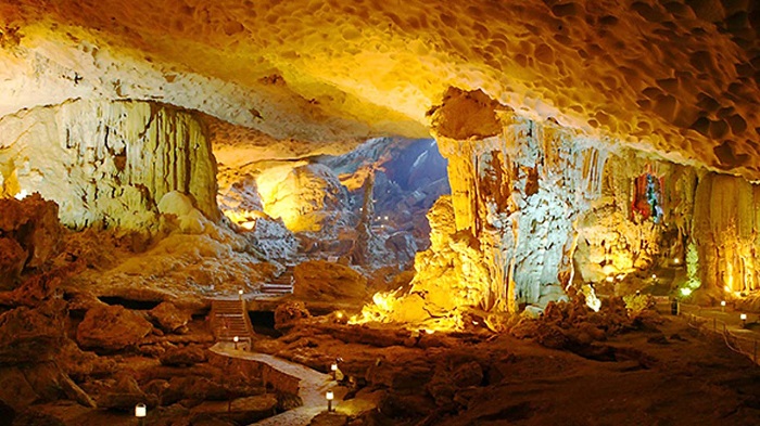 The mysterious and unique natural beauty of Thien Canh Son cave