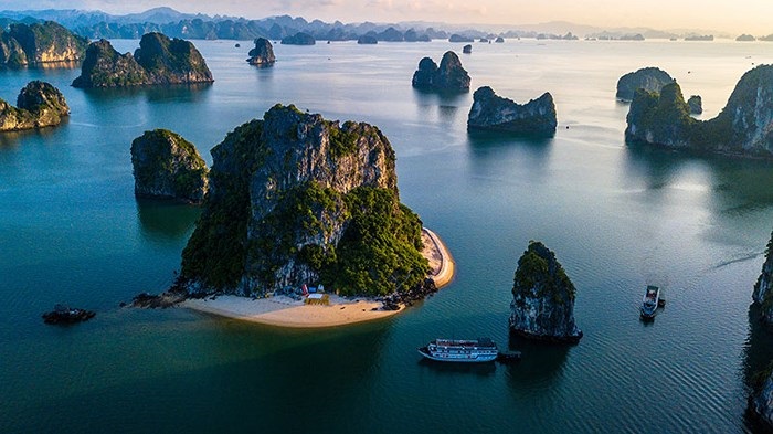 The mysterious and unique natural beauty of Thien Canh Son cave