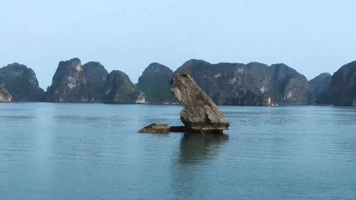 Trong Mai Islet- The Symbol Of Halong Tourism