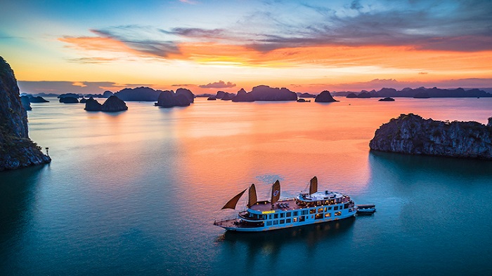 When is the best time to go to Halong, Vietnam