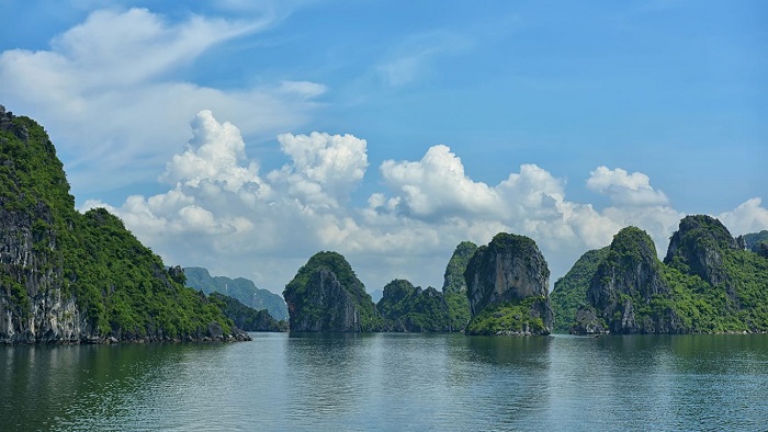 When is the best time to go to Halong, Vietnam